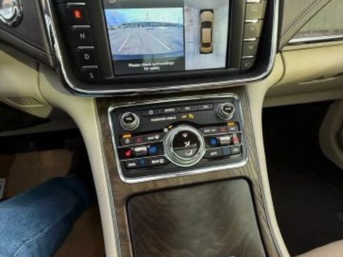 Used 2018 Lincoln Continental Reserve image 21