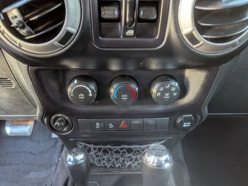 Used 2015 Jeep Wrangler Unlimited Sport w/ Quick Order Package 24S image 23