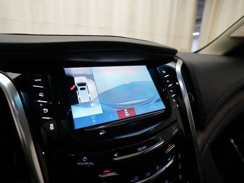 Used 2019 Cadillac Escalade Premium Luxury image 20