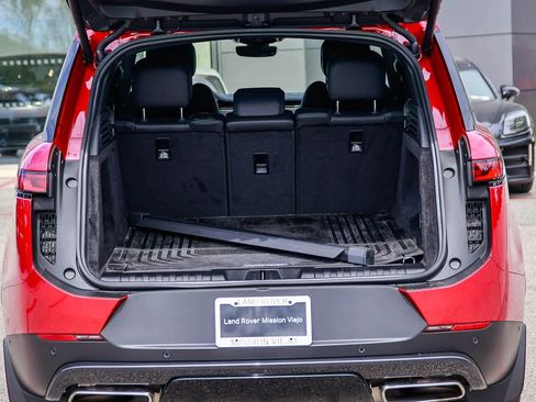 Used 2025 Land Rover Range Rover Sport image 29