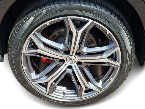 Used 2023 Maserati Levante Modena AWD/4WD image 7