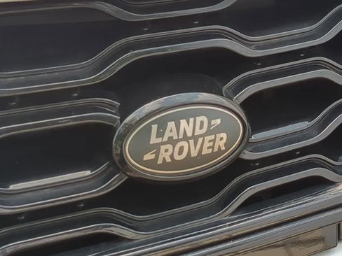 Used 2021 Land Rover Range Rover Sport SVR image 11