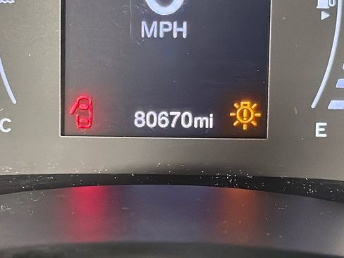 Used 2017 Jeep Renegade Altitude image 25