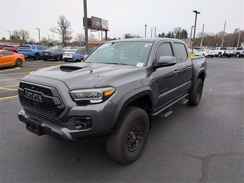 Certified 2023 Toyota Tacoma TRD Pro image 3