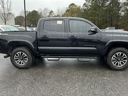 Used 2022 Toyota Tacoma TRD Sport image 7