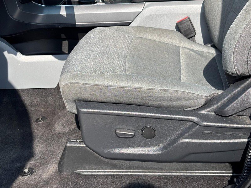 Used 2025 Ford F150 Lightning XLT AWD/4WD image 16