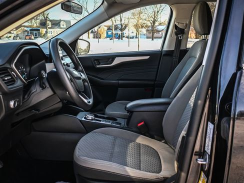 Used 2022 Ford Escape SE image 13