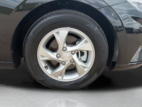 Used 2023 Hyundai Elantra SE FWD image 22