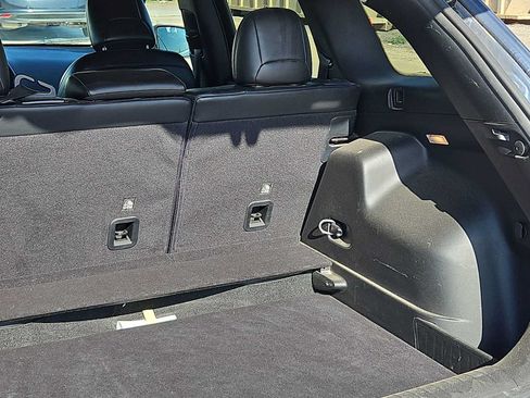 Used 2021 Jeep Cherokee Latitude Plus FWD image 23