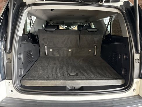 Used 2020 GMC Yukon XL SLE w/ SLE Value Package image 39