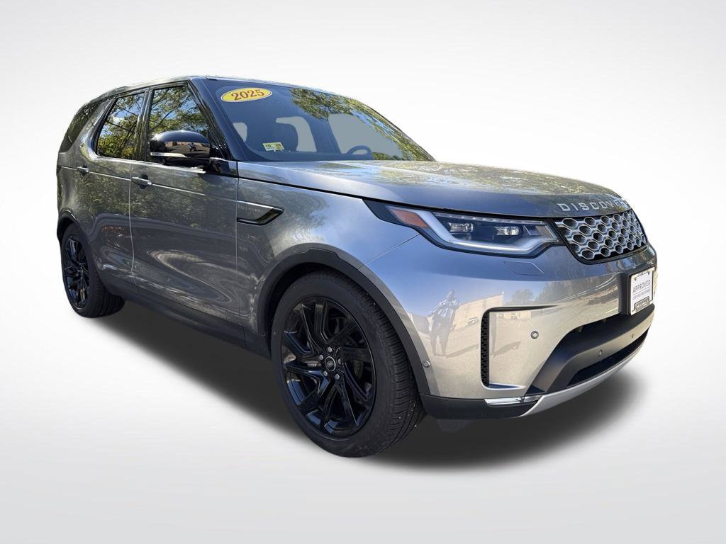 Certified 2025 Land Rover Discovery S AWD/4WD image 3
