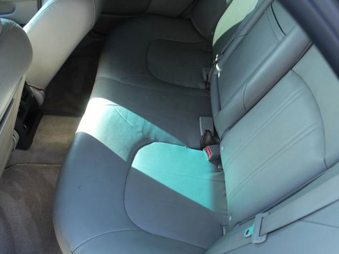 Used 2005 Hyundai XG350 L image 17