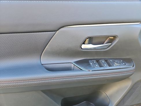 New 2026 Nissan Kicks SR image 9