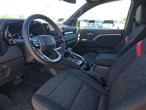 Used 2024 Chevrolet Colorado Z71 w/ Z71 Convenience Package 2 image 21