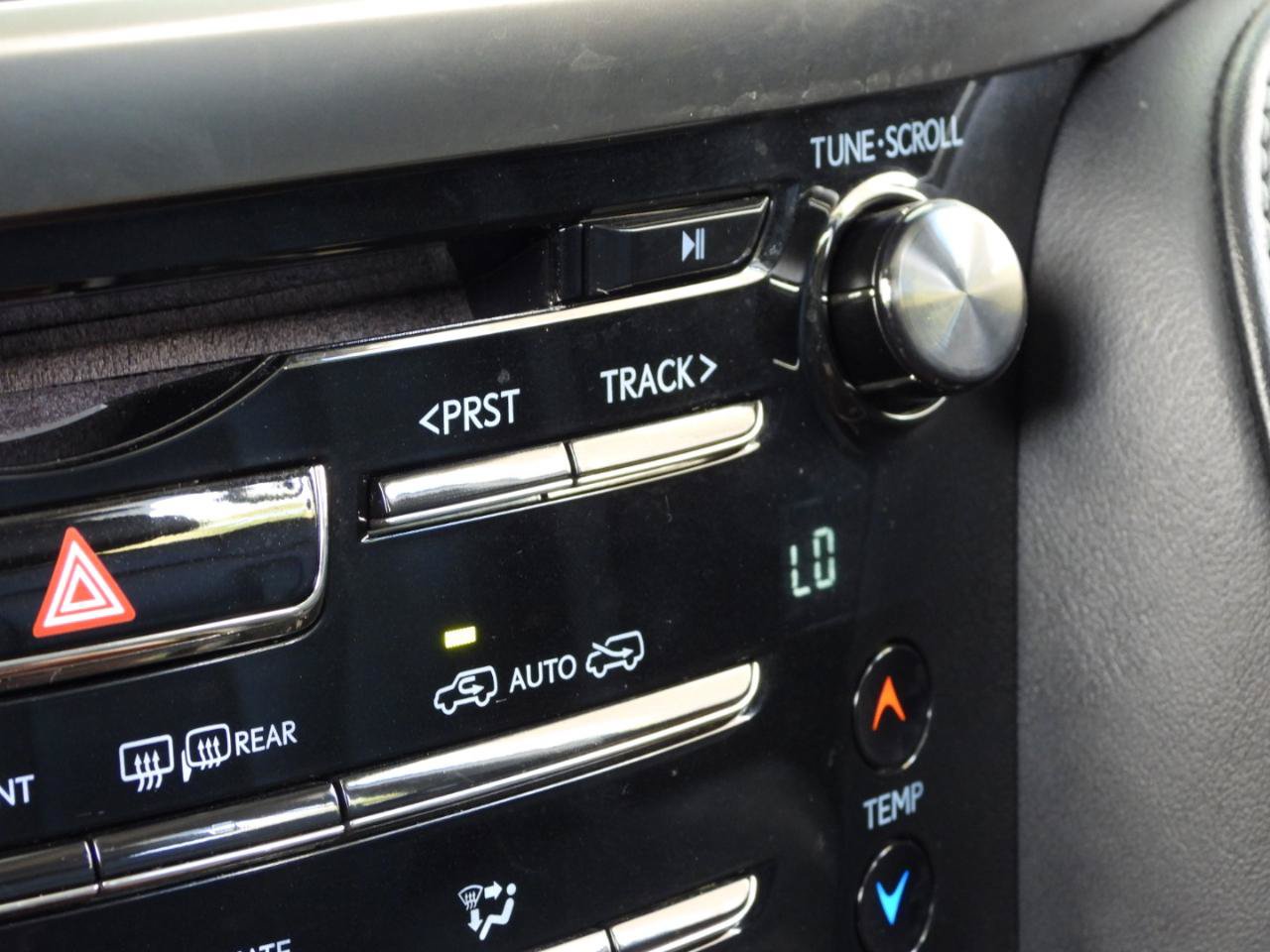 Used 2016 Lexus LX 570 4WD image 96