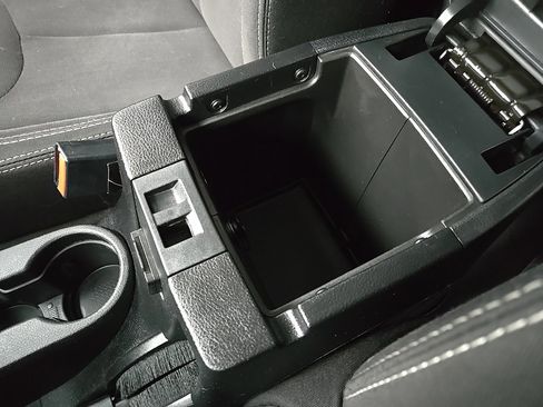 Used 2015 Jeep Wrangler Unlimited Sahara w/ Connectivity Group image 61