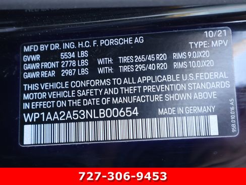 Used 2022 Porsche Macan AWD/4WD image 30