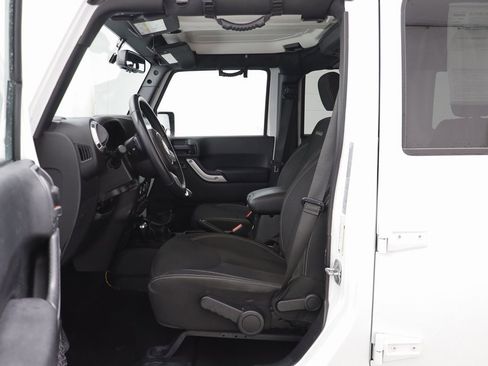 Used 2017 Jeep Wrangler Unlimited Sahara w/ Connectivity Group image 6