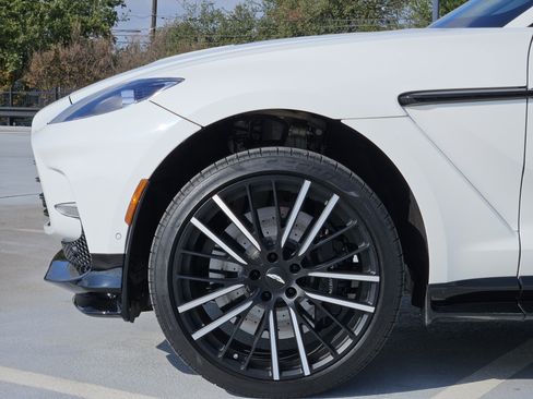 Used 2023 Aston Martin DBX 707 image 12