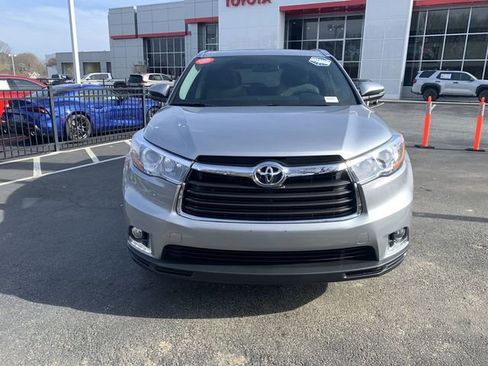 Used 2016 Toyota Highlander Limited image 3