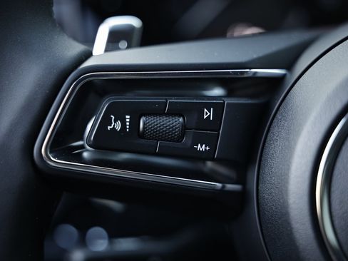 New 2026 Porsche Macan image 38