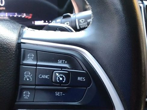 Used 2023 Jeep Grand Cherokee L Laredo RWD image 16