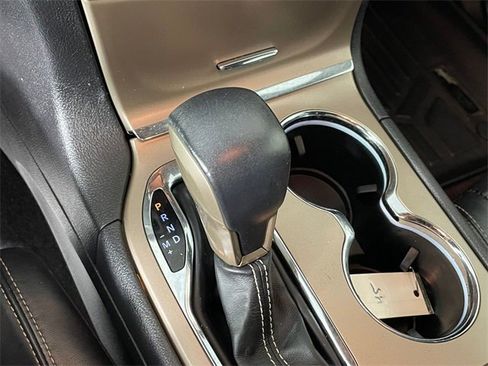 Used 2017 Jeep Grand Cherokee Limited image 10