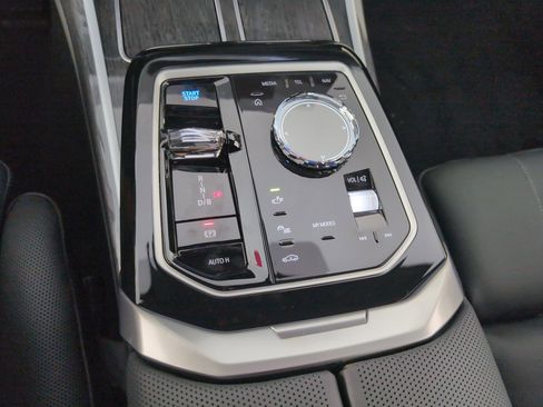 New 2026 BMW i7 eDrive50 w/ Executive Package image 15