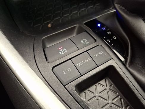 Certified 2025 Toyota RAV4 XLE w/ Convenience Package FWD image 30