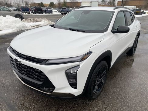 Used 2024 Chevrolet Trax ACTIV w/ Driver Confidence Package image 4