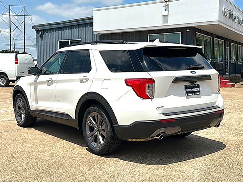 Used 2022 Ford Explorer XLT w/ Equipment Group 202A RWD image 6