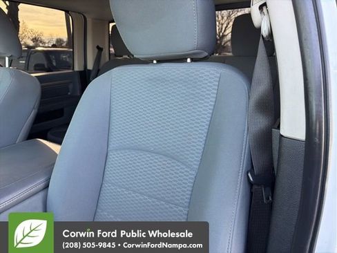 Used 2014 RAM 2500 SLT image 24