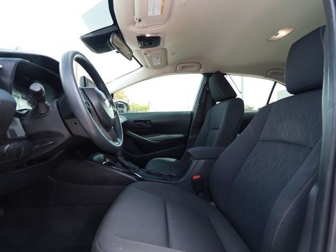Used 2025 Toyota Corolla LE w/ Convenience Package FWD image 17