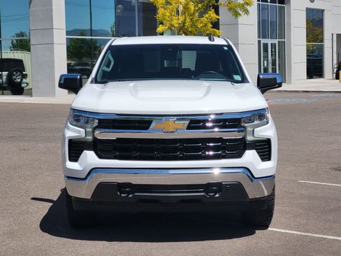 Used 2022 Chevrolet Silverado 1500 LT w/ Z71 Off-Road Package AWD/4WD image 2
