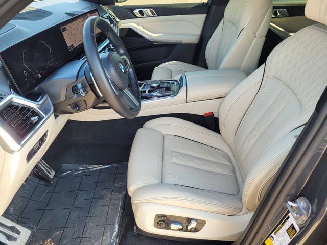 Used 2023 BMW X7 xDrive40i w/ M Sport Package AWD/4WD image 21