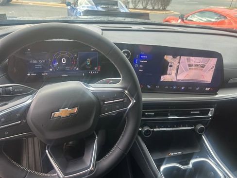 Used 2026 Chevrolet Traverse LT w/ Sun and Wheel Package image 32