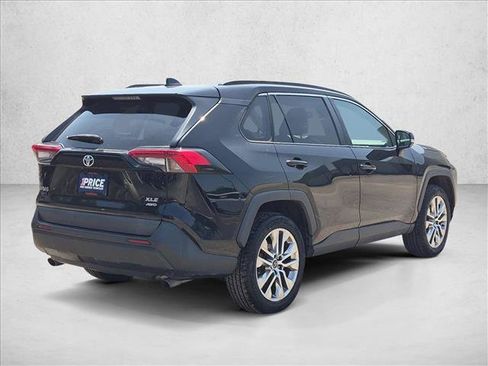 Used 2021 Toyota RAV4 XLE Premium AWD/4WD image 5