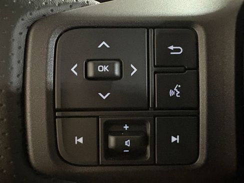 Used 2026 Toyota RAV4 AWD Plug-in Hybrid image 8