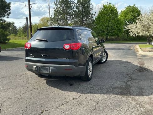 Used 2009 Chevrolet Traverse LT AWD/4WD image 9