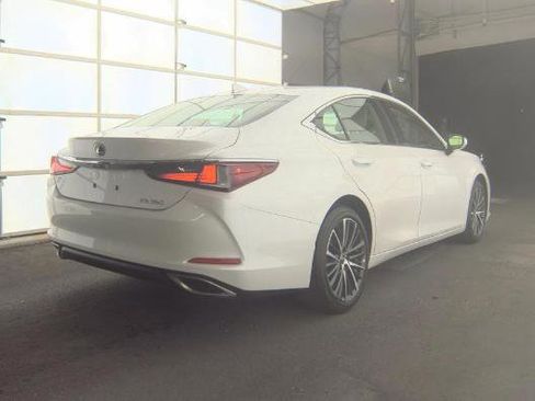Used 2025 Lexus ES 350 w/ Premium Package FWD image 3