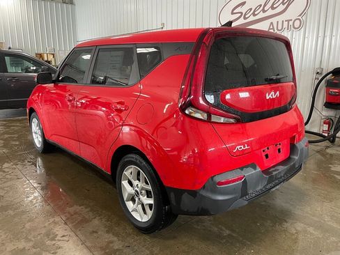 Used 2022 Kia Soul LX w/ Technology Package image 6