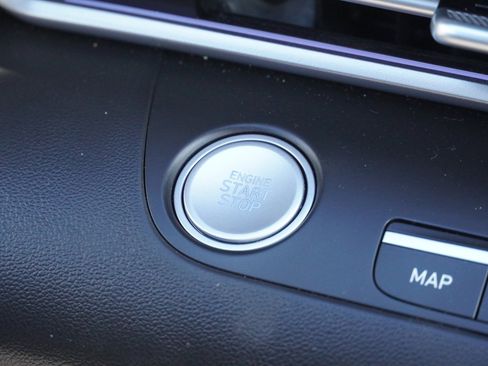 Used 2025 Hyundai Elantra SEL image 35