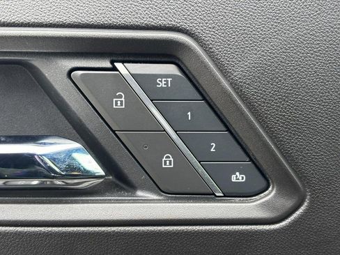 Used 2024 GMC Canyon Denali image 27