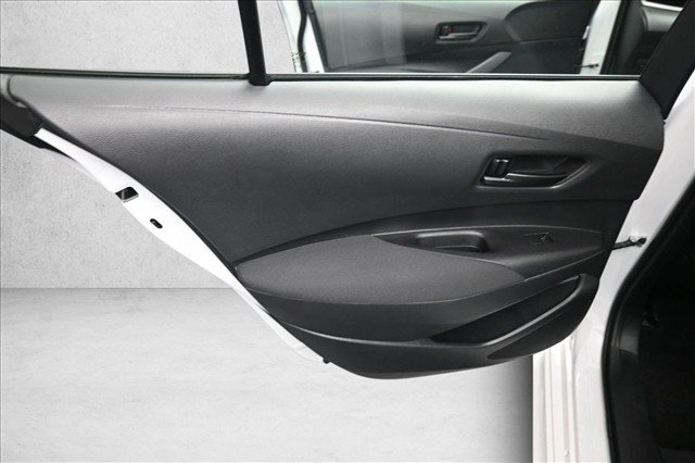 Used 2025 Toyota Corolla LE FWD image 21