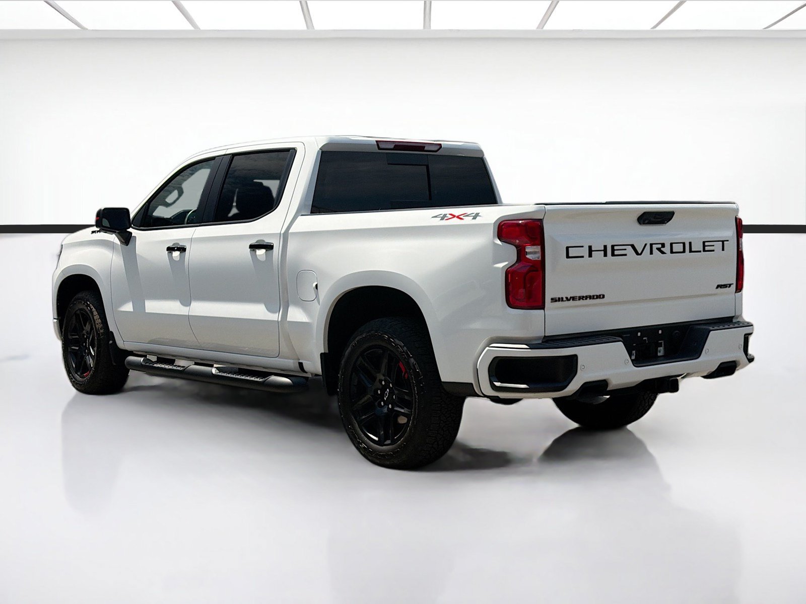 Used 2025 Chevrolet Silverado 1500 RST w/ Redline Edition AWD/4WD image 6