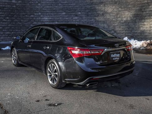 Used 2016 Toyota Avalon XLE image 9