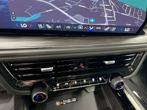 New 2026 Chevrolet Suburban Premier AWD/4WD image 17
