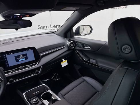 New 2026 Chevrolet Equinox LT image 24