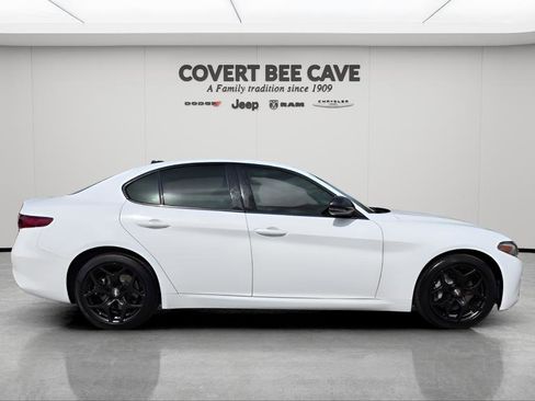 Used 2021 Alfa Romeo Giulia Sprint w/ Nero Edizione image 11