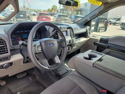 Used 2022 Ford F350 XL w/ Power Equipment Group image 7